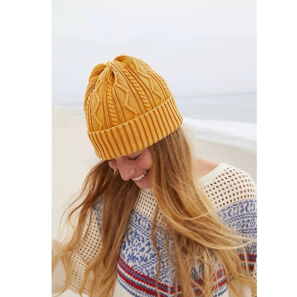 Free People // Stormi Washed Cable Beanie NWOT🌛